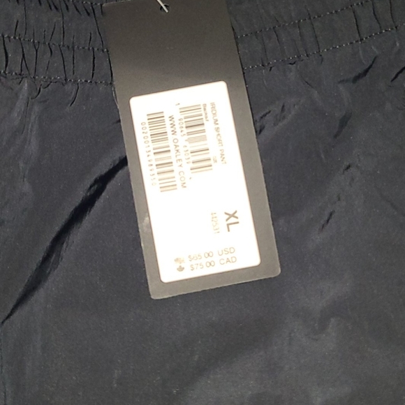 BNWT Oakley iridium shorts xl - Picture 3 of 4